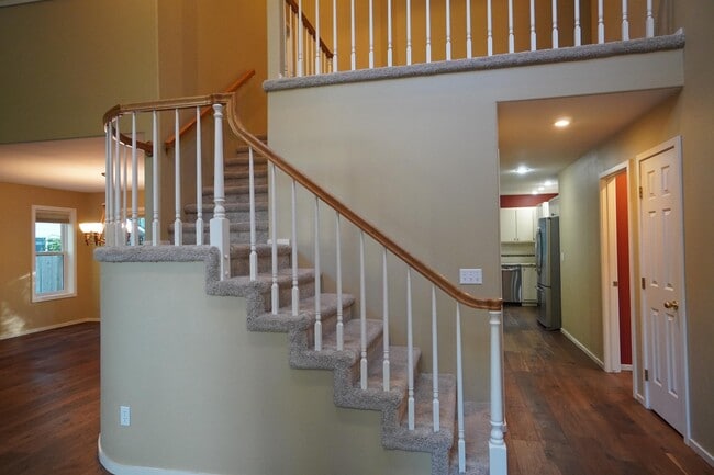 Photo - 1394 E Holly St