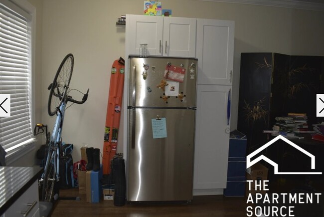 Photo - 3817 N Greenview Ave Unit 3