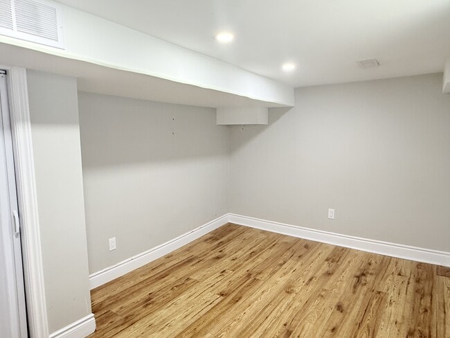 Photo - 1396 Lillian Ave