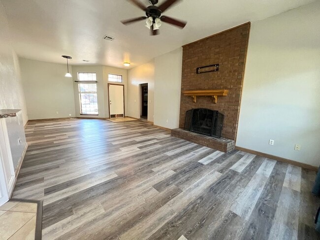 Photo - ?Edmond Home with Fireplace ?