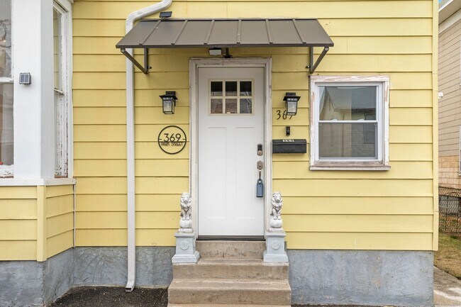 Photo - 369 Park St House