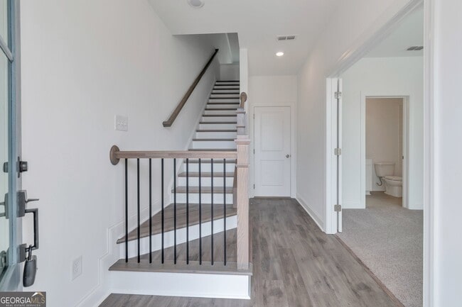 Photo - 1140 Larkin Dr