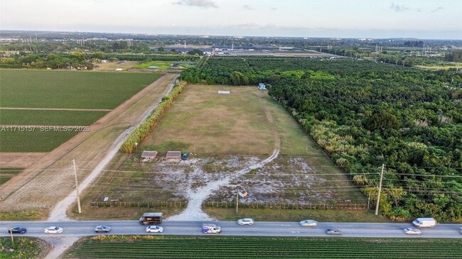 Building Photo - 3640 SW 22nd St