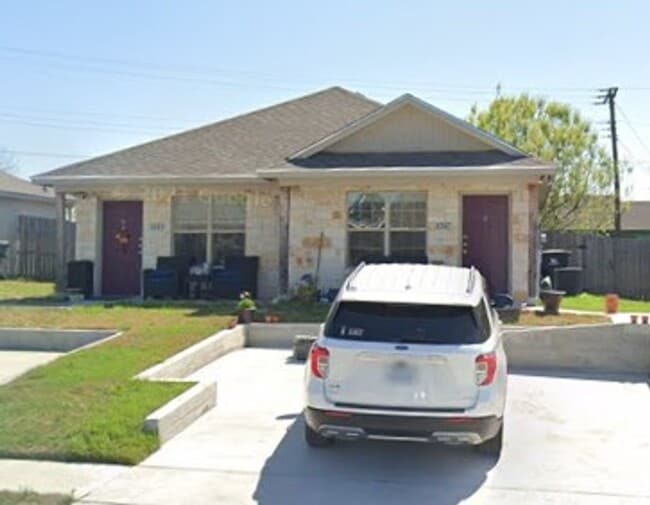 $925 - 1 bedroom Townhome! - $925 - 1 bedroom Townhome!