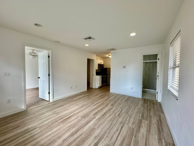 Photo - 4241 Tarpon Ave