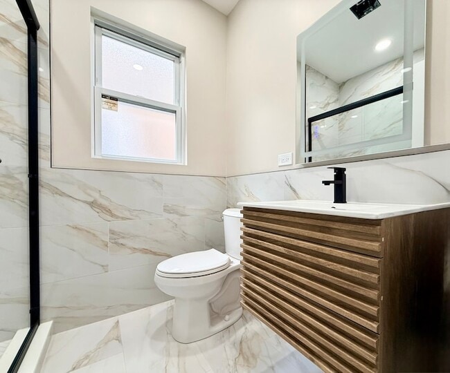 Photo - 5536 N Spaulding Ave