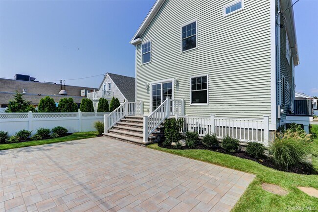 Photo - 538 W Walnut St