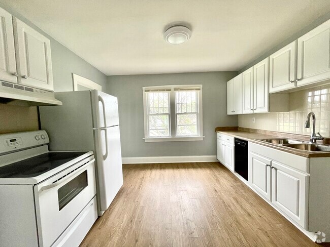 Building Photo - 1706 33rd St Rental