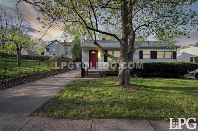 Building Photo - 1930 Bonfield Dr Rental
