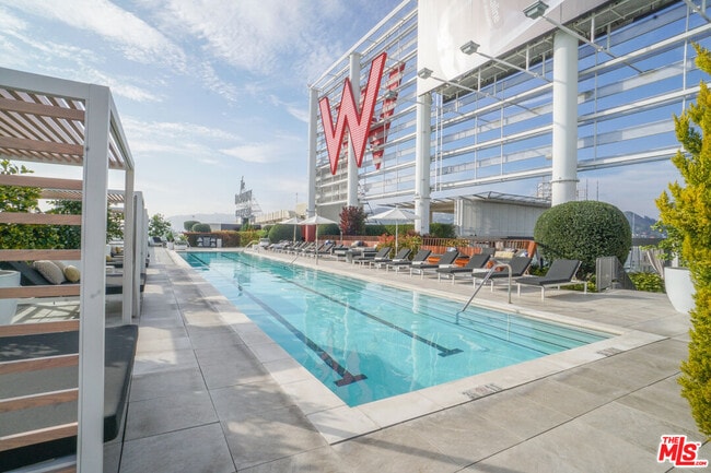 Building Photo - 6250 Hollywood Blvd Unit 6H