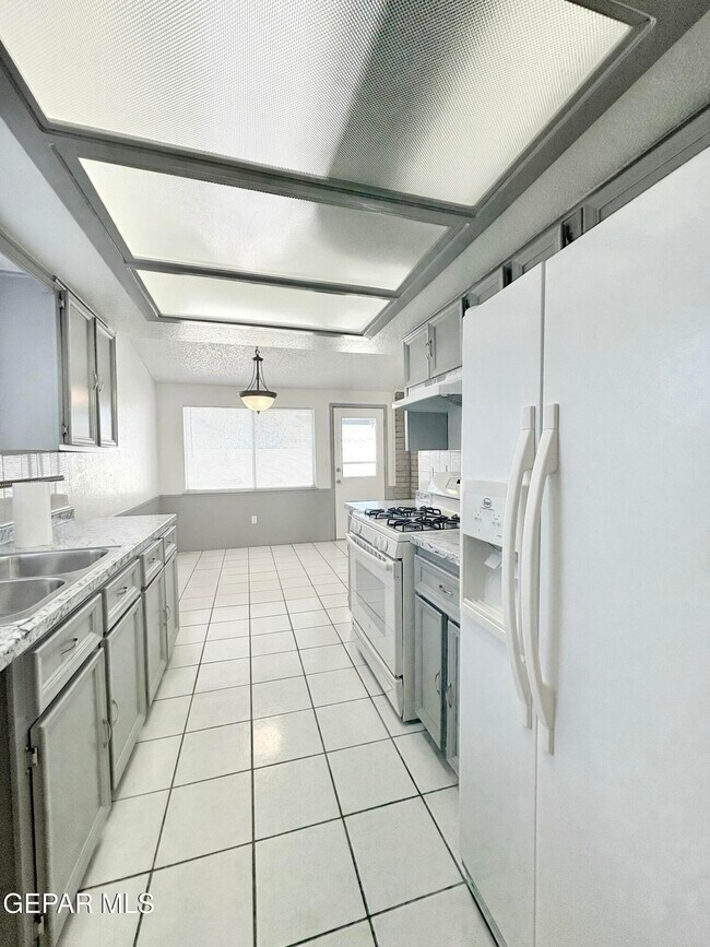 Photo - 3425 E Glen Dr