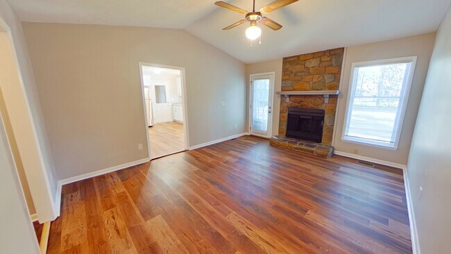 Photo - 928 Winterberry Dr