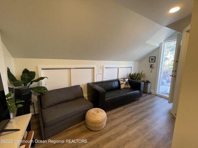 Photo - 303 7th Ave