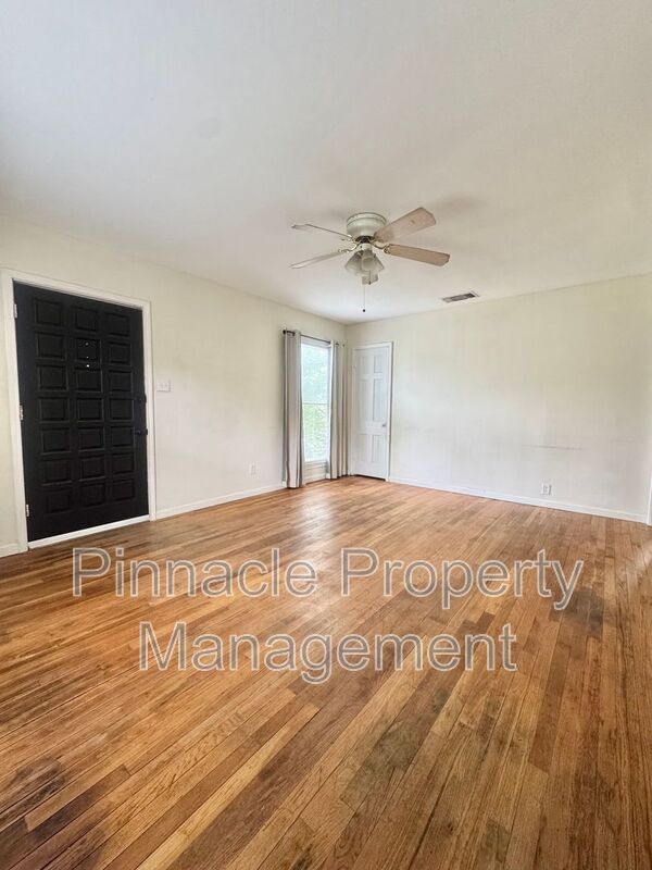 Photo - 421 S Van Buren St