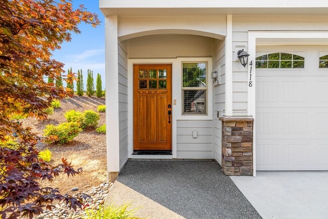 Photo - Beautiful Gated Fisher’s Landing Townhome with 4 Bedrooms, Gas Fireplace & Central AC
