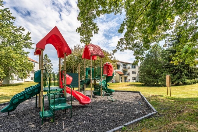 Okemos Station Apartments
