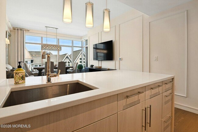 20 Melrose Terrace Unit 401