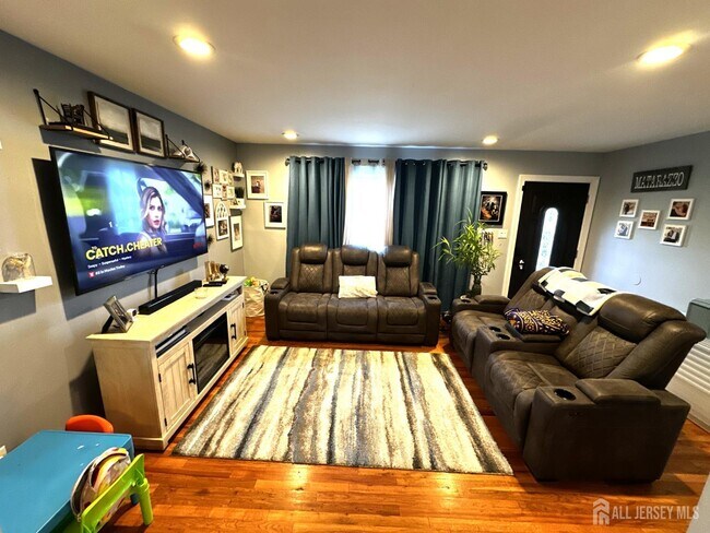 5 Nicholas Dr
