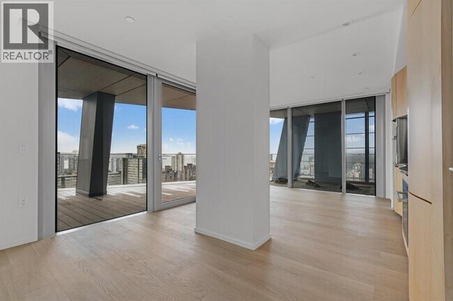 1568 Alberni St Unit 220X