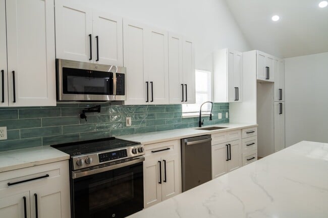 Photo - 1402 Bayou Shore Dr