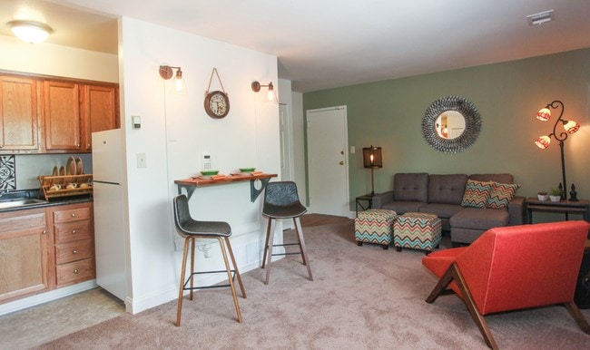 Goodnow Hill and Franconia Apartments