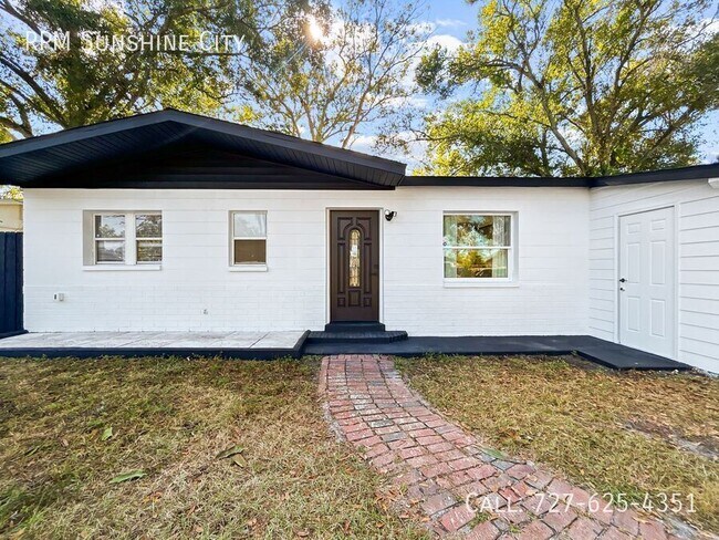 Building Photo - 3684 14th Ave SE Unit 3684 14th Ave SE