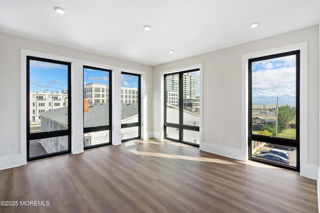 Photo - 215 2nd Ave Unidad 301