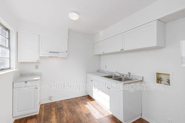 Photo - 1120 Hall St