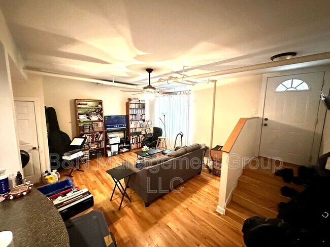 Photo - 910 W Oakdale Ave Unit BF