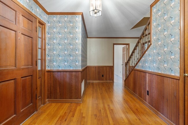 Photo - 819 Lake Ridge Dr