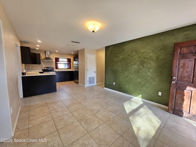 Photo - 1520 Cunningham Ave