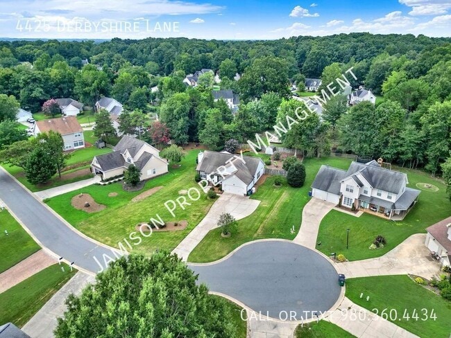 4425 Derbyshire Ln
