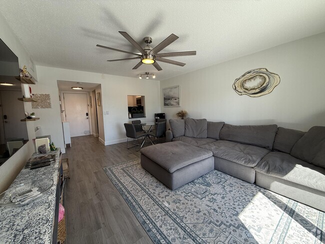 Building Photo - 950 S Kanner Hwy Unit B25 Rental