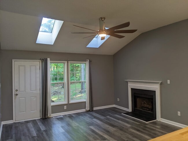 Photo - 408 Patriot Pl