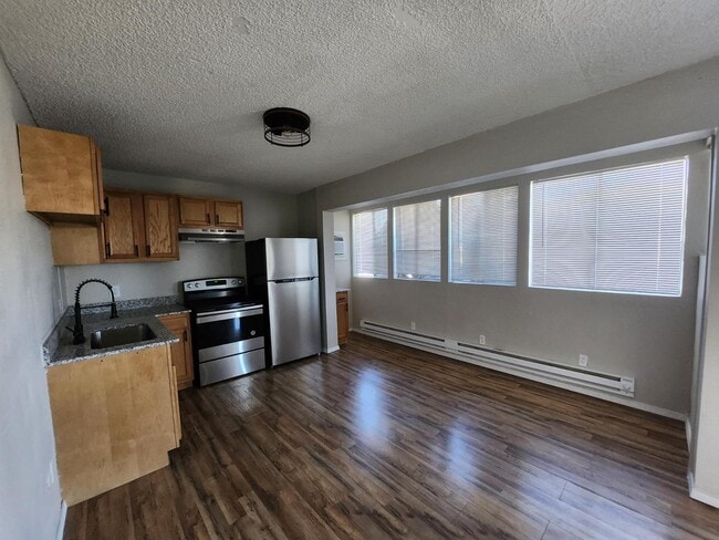 Photo - 2505 Muriel St NE