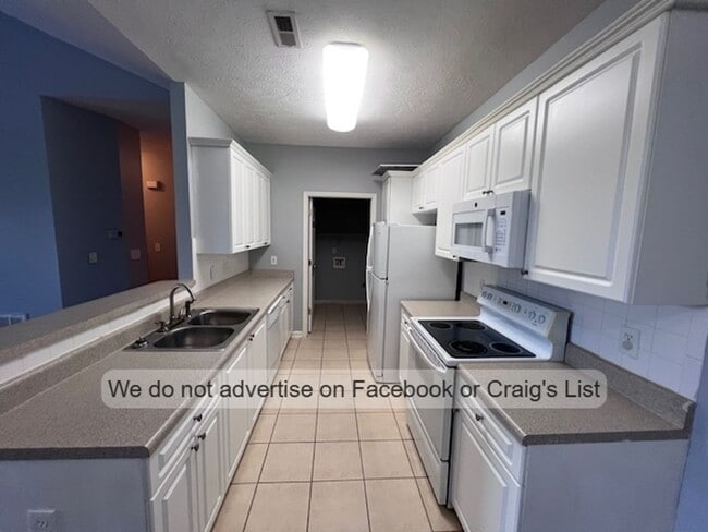 Photo - Cliffdale Cottages- Wisteria Lane