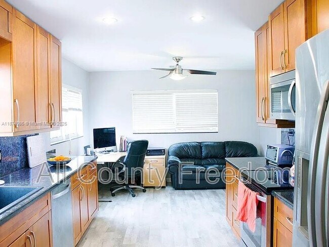 Photo - 22856 SW 53rd Ave