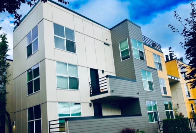 Photo - Francis Ave Apartments