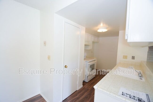 Photo - 1202 Portola Rd