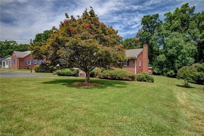 Photo - 2012 Richardson Dr
