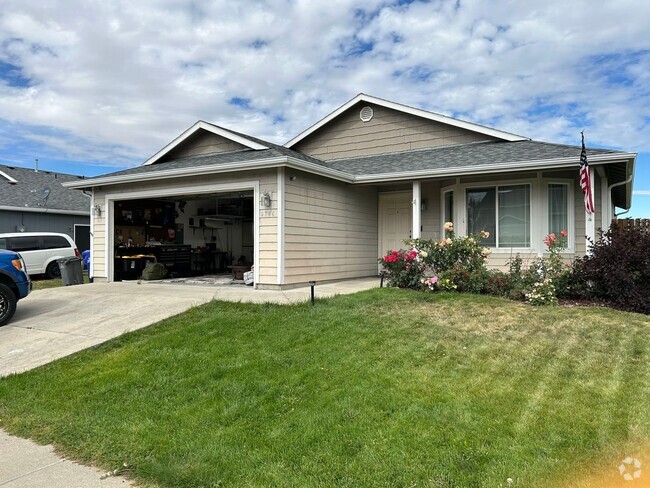 Building Photo - Single Family Home by The Plains Golf Course