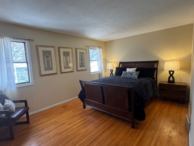 Photo - 9772 Penn Ave S