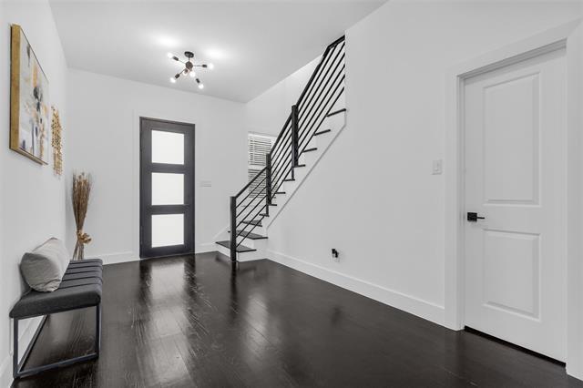 Photo - 407 Dubois Ave