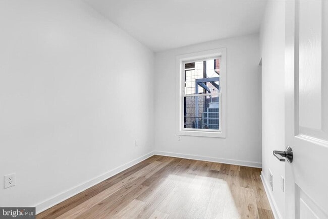 Photo - 1712 3rd St NW