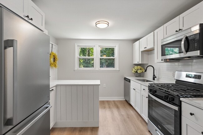 Photo - 15 Genetti St