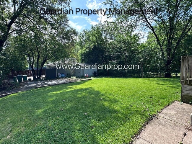 Building Photo - St Louis Park Single Family Home, Hardwood Floors, Office, Available June