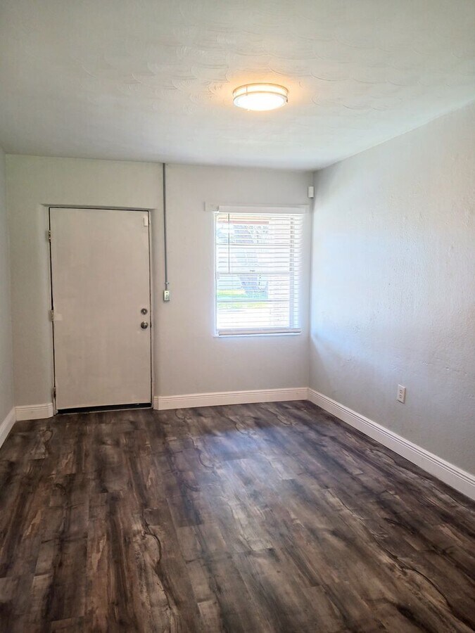 Photo - 1 BEDROOM Umatilla