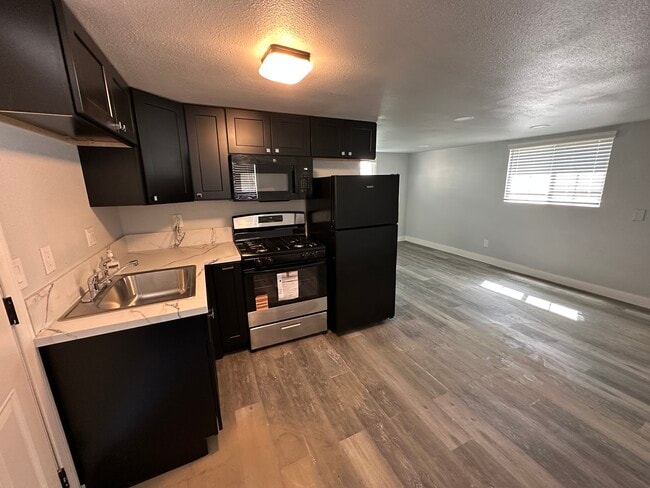 Building Photo - 814 Edgar Ave Unit 814.5