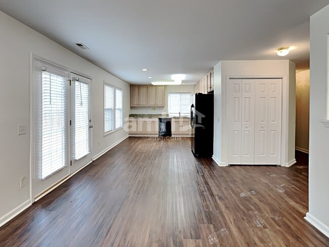 Photo - 1208 Mallory Ln