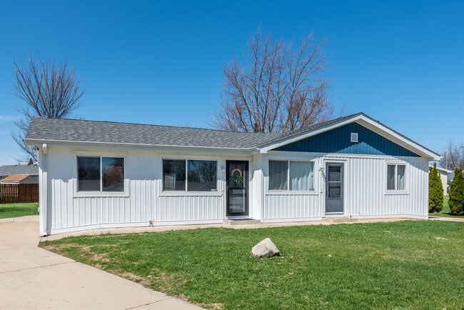 Building Photo - 1140 Ohio Ct